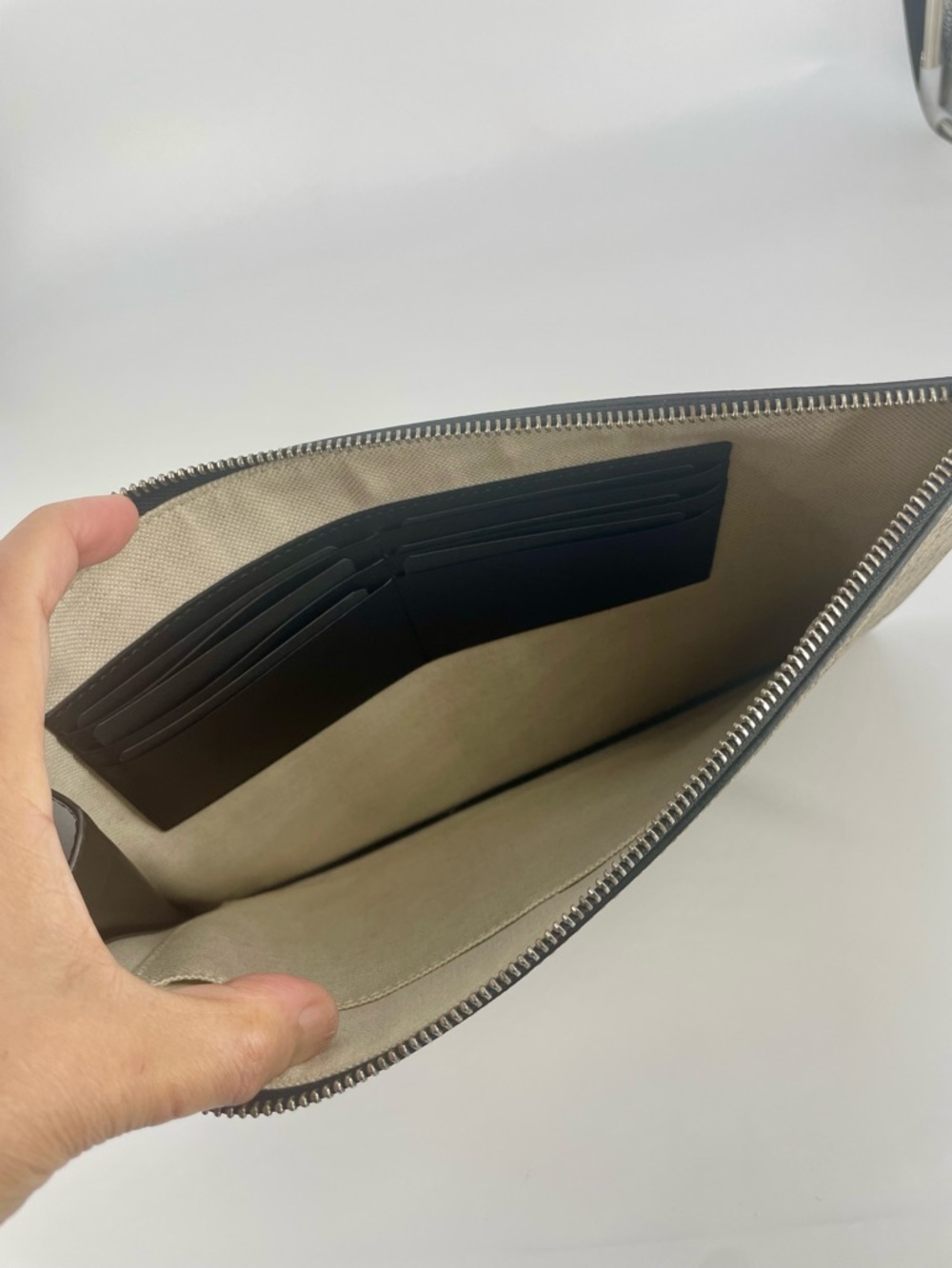 Gucci Beige/Brown Bee Blind for Love Monogram Wrist Pouch - Picture 7 of 7